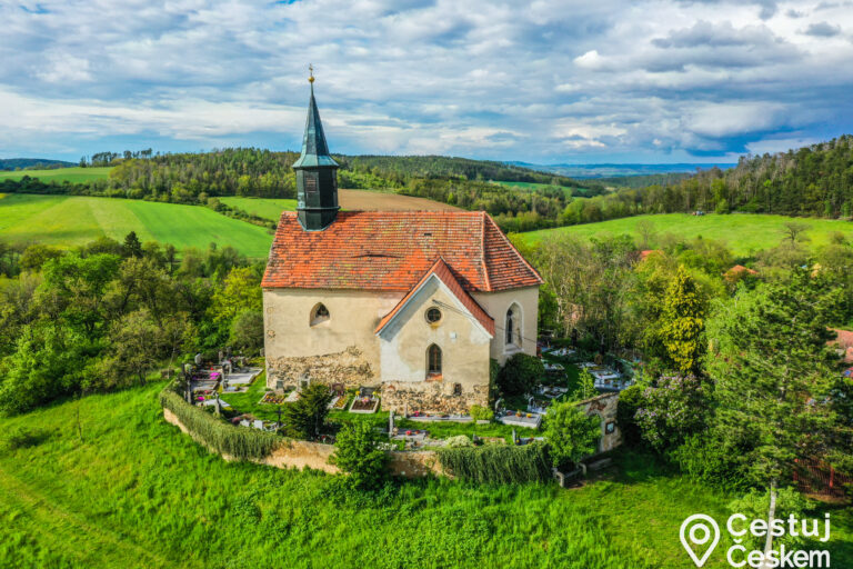 Kostel sv. Václava Chvojínek